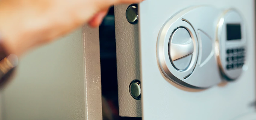 Fingerprint Safe Openers in Roseland, CA