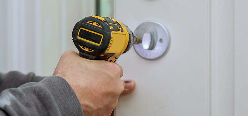 Street Locksmith For Smart Lock Repair in Roseland, CA